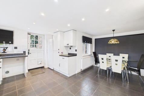 Dining kitchen