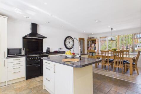 Kitchen/dining area 