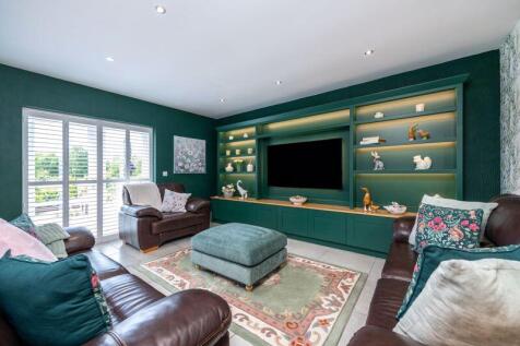 Open Plan Living/Dining/Kitchen