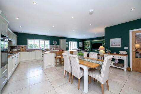 Open Plan Dining/Kitchen/Living