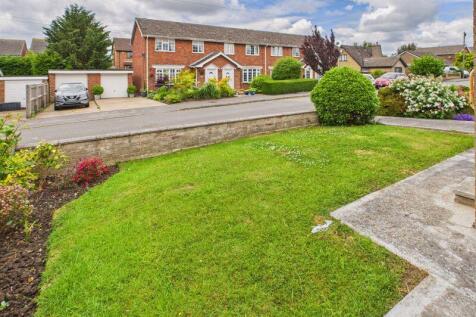 Front garden/neighbouring properties