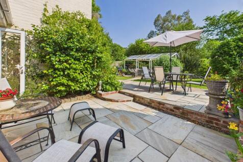 Side Garden Patios