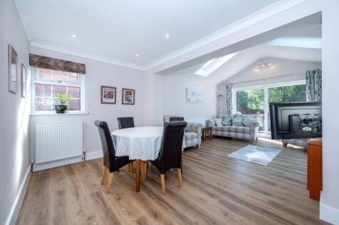 Living dining kitchen