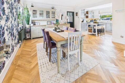 Dining Room through to Kitchen