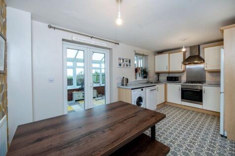 Dining kitchen