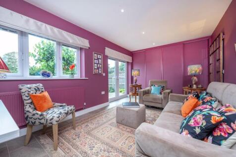 Family Room/Bedroom