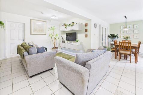 Living/Kitchen/Dining