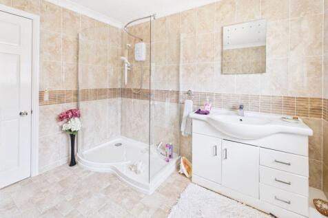 Family Bath &amp; Shower Room