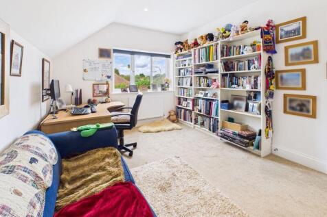 Bedroom/ office