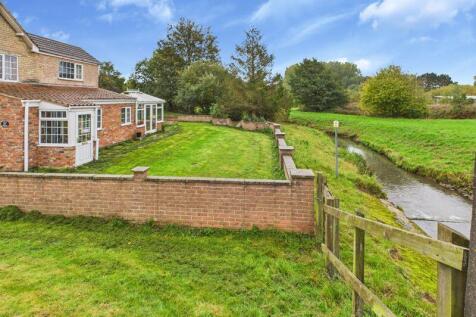 Side Garden &amp; River