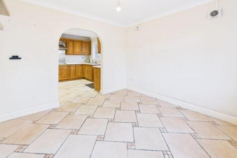 Dining Room through to Kitchen