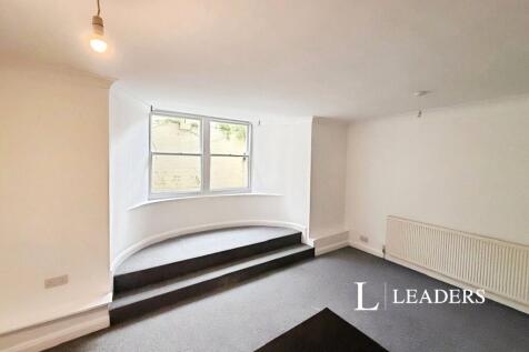 Living Area 2nd Pict