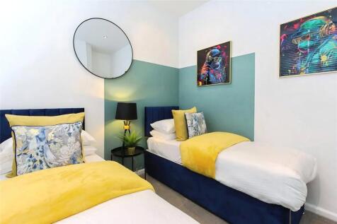 Bedrooom 2nd Picture