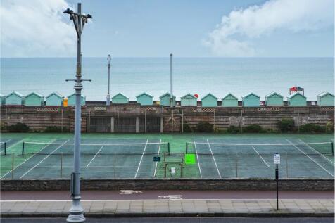 Balcony and Lounge v