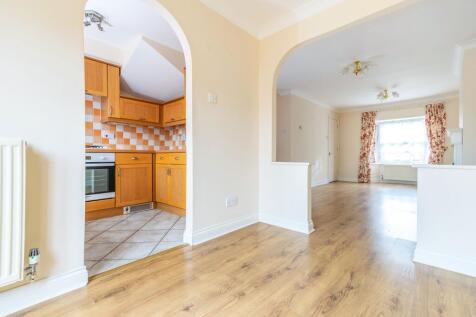 Dining/living room