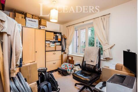 Second bedroom