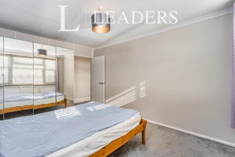 Master bedroom 3