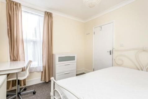 Bedroom - image 2