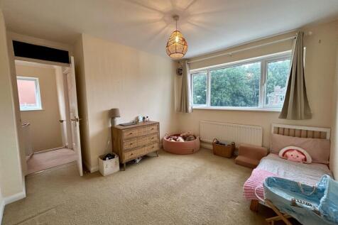 Second bedroom