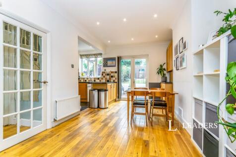 Living room/ Kitchen
