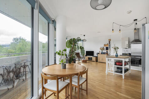 Reception/Kitchen