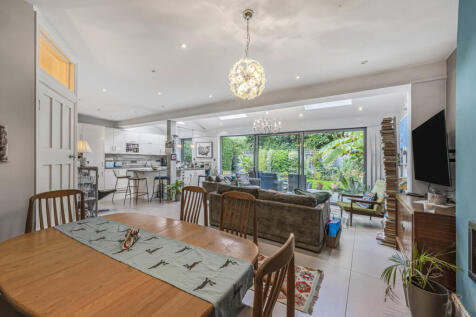 Reception/Kitchen