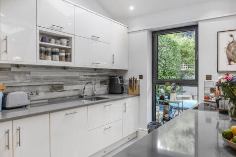 Reception/Kitchen