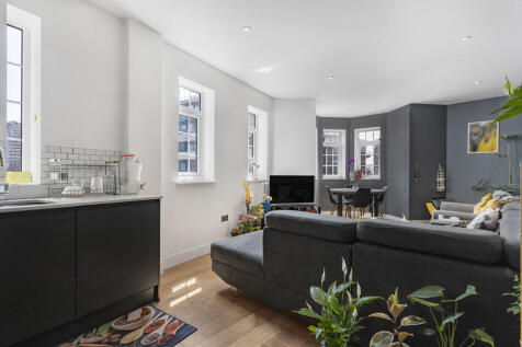 Reception/Kitchen