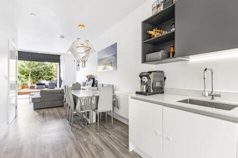 Reception/Kitchen