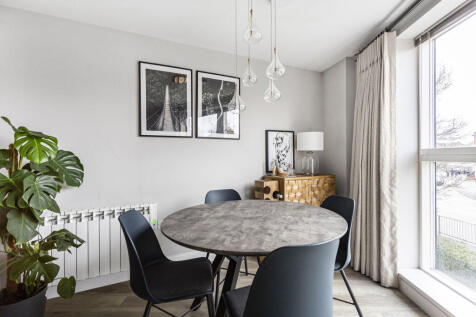 Reception/Kitchen