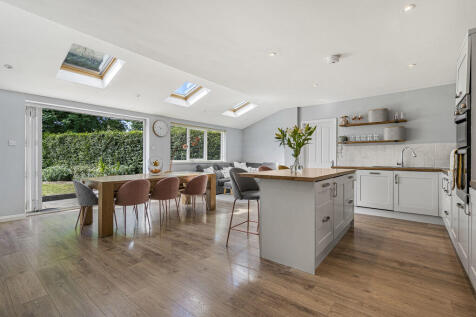 Kitchen/Dining