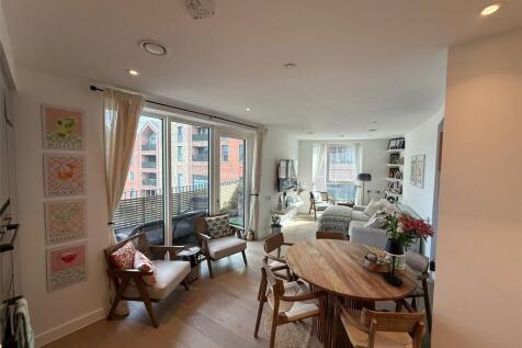 Living/Dining Area