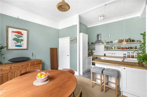 Dining/Kitchen