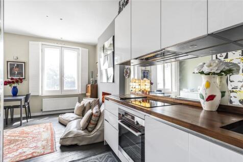 Reception/Kitchen