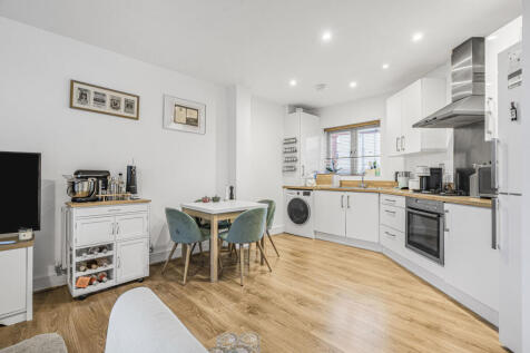 Reception/Kitchen