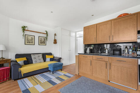 Reception/Kitchen