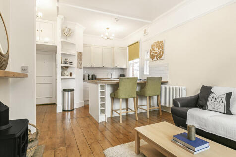 Reception/Kitchen