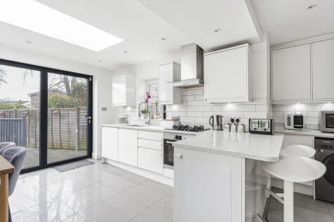 Kitchen/Dining Area