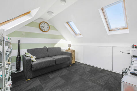 Eaves Room