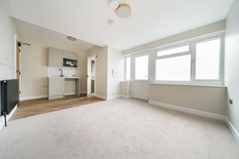 Reception/Kitchen