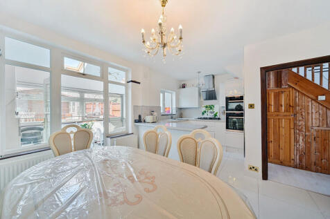 Kitchen/Dining