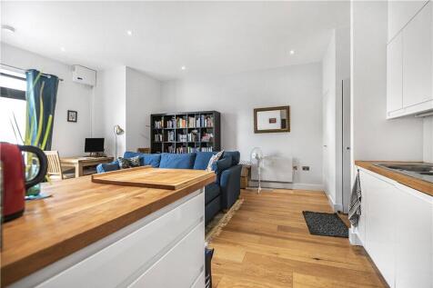 Reception/Kitchen