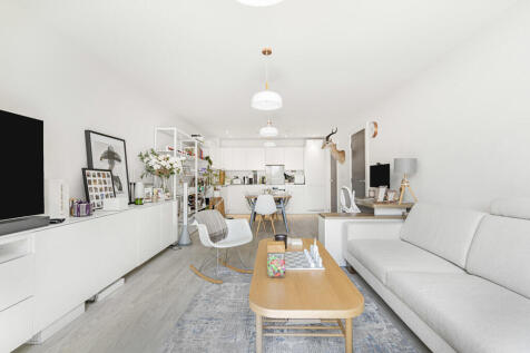 Reception/Kitchen