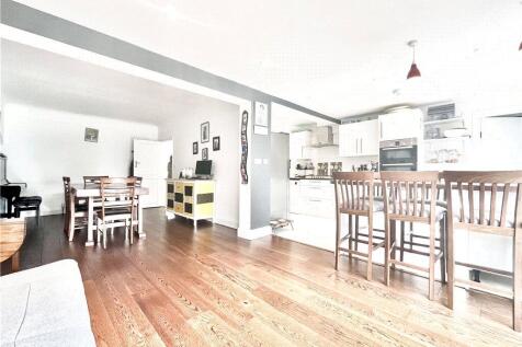 Kitchen/Reception
