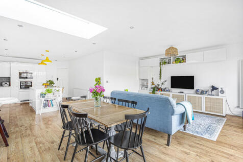 Kitchen/Reception