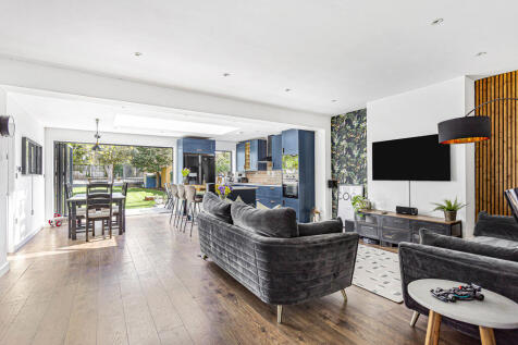 Dining/Kitchen