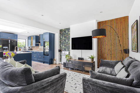 Dining/Kitchen