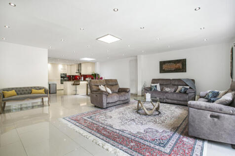 Reception/Kitchen