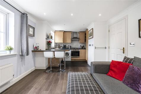 Receotion/Kitchen