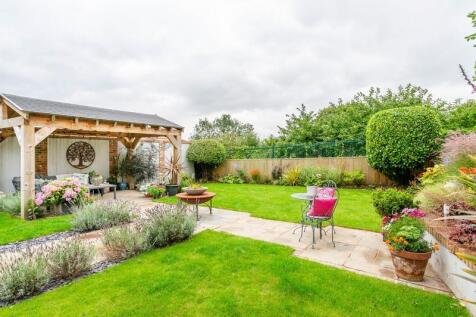 08Garden c.jpg